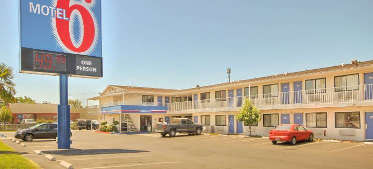 弗雷斯诺6号汽车旅馆- 黑石北(Motel 6 Fresno, CA - Blackstone North)图片