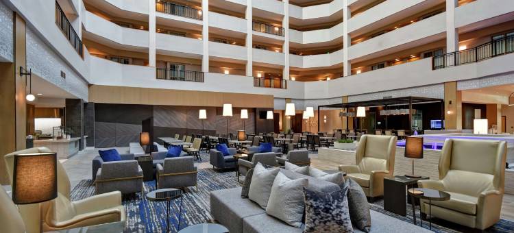 罗利达勒姆三角研究园希尔顿安泊酒店(Embassy Suites by Hilton Raleigh Durham Research Triangle)图片