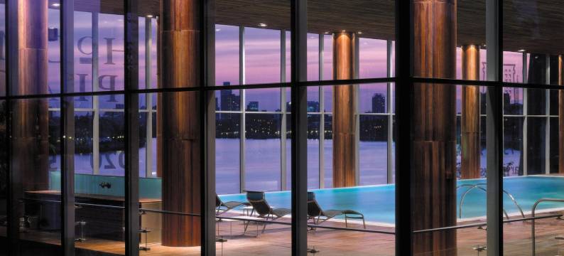 加那利滨江广场酒店(Canary Riverside Plaza Hotel)图片