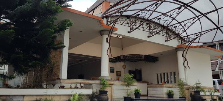 苏里亚英达酒店(Hotel Surya Indah Salatiga)图片