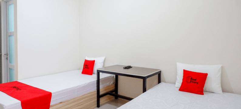 红多兹酒店-近太平洋购物中心2(RedDoorz Near Pacific Mall Tegal 2)图片