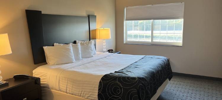 奥科博吉套房酒店(Okoboji Inn & Suites)图片