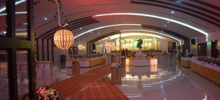 桑斯塔公寓&帕拉餐饮广场(Sunstar Residency & Food Plaza Pala)图片