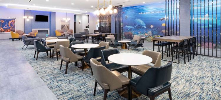 La Quinta Inn & Suites by Wyndham Galveston North at I-45图片