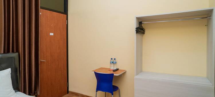 红门酒店 - 靠近红桥广场(RedDoorz Syariah Near Jembatan Merah Plaza)图片