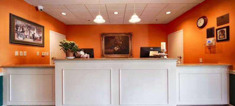 草坪湖贝斯特韦斯特优质套房酒店(Best Western Plus Lawnfield Inn  Suites)图片