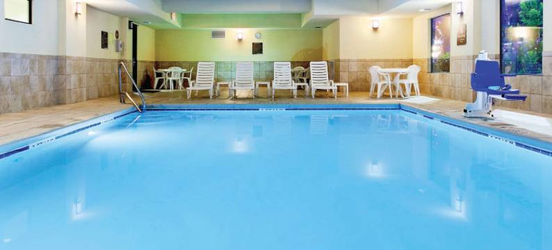 华纳罗宾斯-罗宾斯空军基地拉昆塔温德姆套房酒店(La Quinta Inn & Suites by Wyndham Warner Robins - Robins AFB)图片