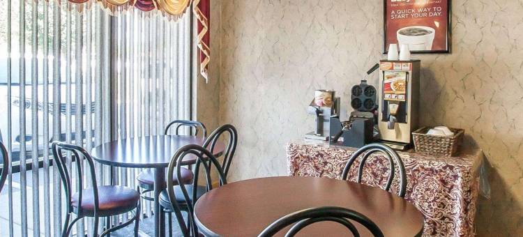 伊康套房旅馆(Econo Lodge Inn & Suites)图片