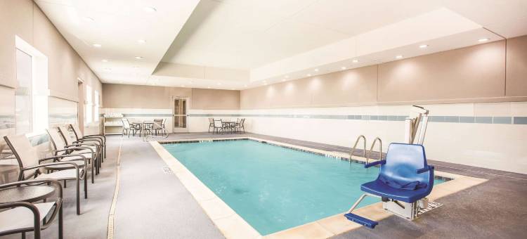 达拉斯普莱诺科隆尼拉昆塔温德姆套房酒店(La Quinta Inn & Suites by Wyndham Dallas Plano - the Colony)图片