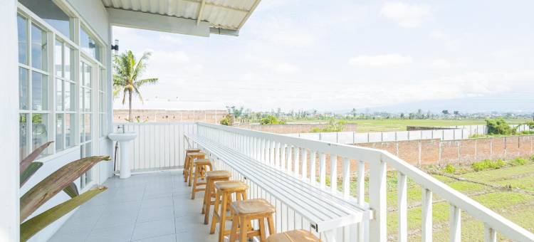 红多兹Plus酒店-近玛琅机场(RedDoorz Plus Near Malang Airport)图片