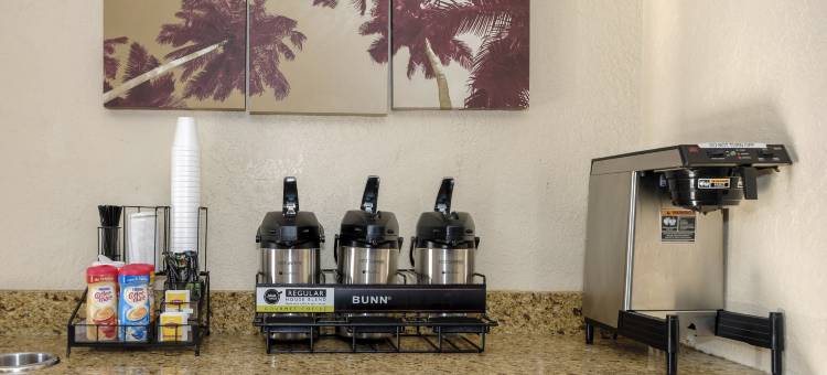 红顶酒店-杰克逊维尔游轮港(Red Roof Inn Jacksonville - Cruise Port)图片