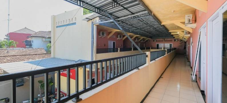 OYO Life 3387 那库拉伊斯兰民宿(RedDoorz Syariah Near Rsud Tuban)图片