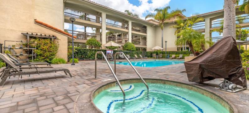 橘子镇机场北部贝斯特韦斯特优质酒店(Best Western Plus Orange County Airport North)图片