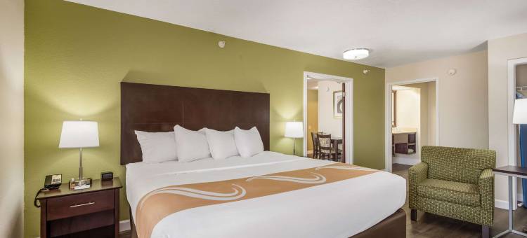 昆西 - 市中心凯艺套房酒店(Quality Inn & Suites Quincy - Downtown)图片