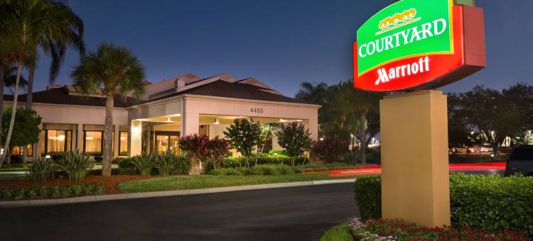 珊瑚角迈尔斯堡万怡酒店(Courtyard by Marriott Fort Myers Cape Coral)图片