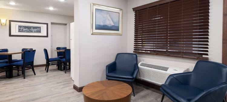 科科莫温德姆戴斯套房酒店(Days Inn & Suites by Wyndham Kokomo)图片