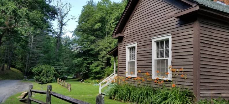 疗愈水泉小屋(The Cabins at Healing Springs)图片