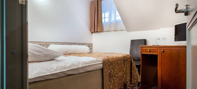 三冠公寓(Three Crowns Residents)图片