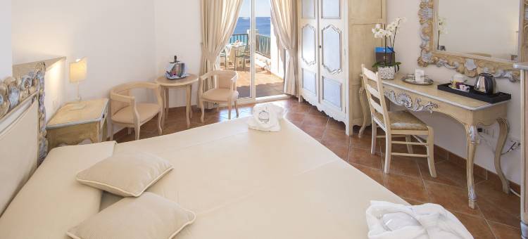 卡波特斯塔科隆纳大酒店(Colonna Grand Hotel Capo Testa, a Colonna Luxury Beach Hotel, Santa Teresa Sardegna)图片