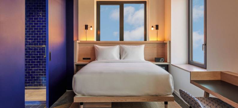 瑞迪欧霍特尔(Radio Hotel)图片