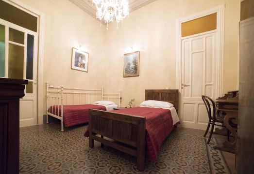 Medusa B&B Hotel Overview