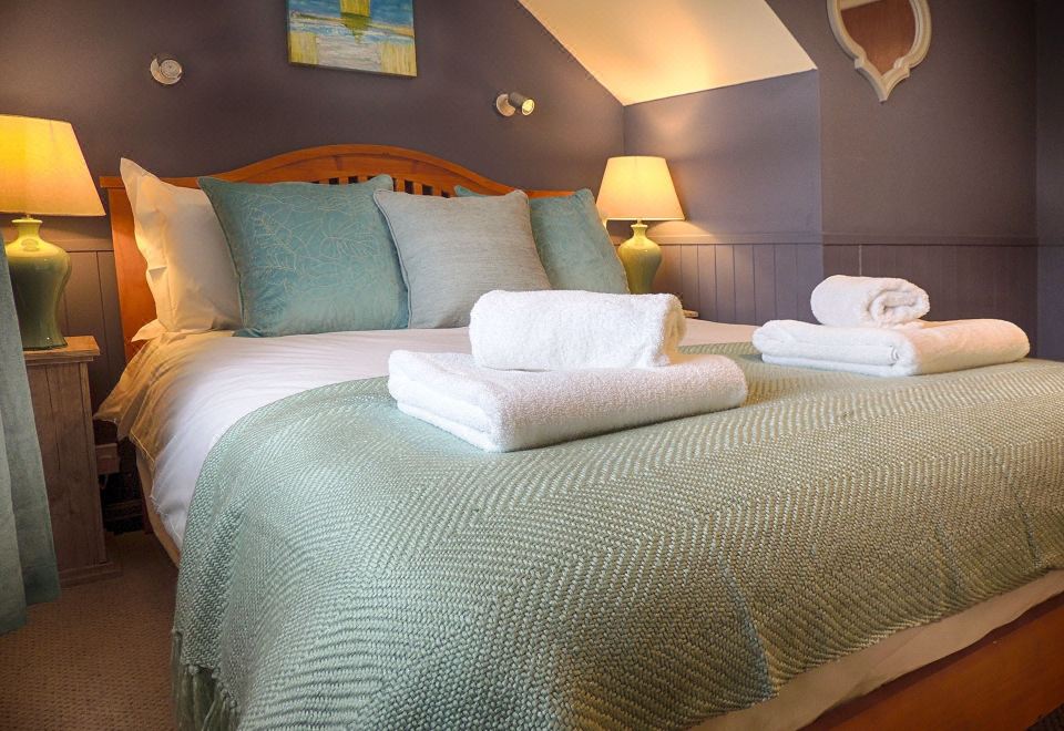 The Lansdowne Cottage Hotel Overview