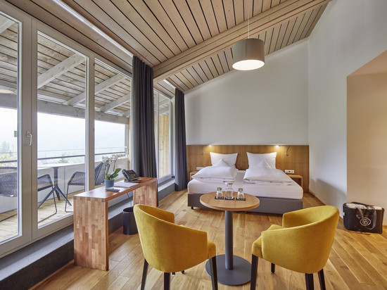 艾尔兹兰酒店孔雀养生 SPA 及维塔利斯酒店