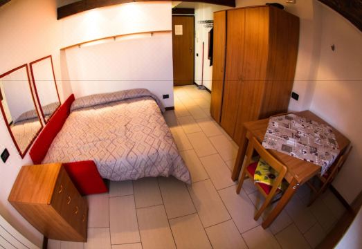 Mono Rosso Hotel Overview