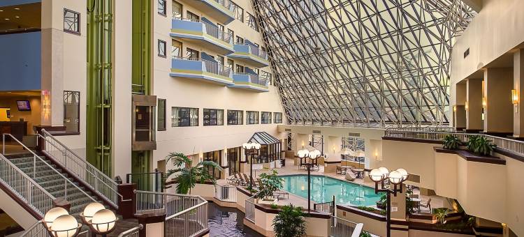 圣路易斯机场皇冠假日酒店(Crowne Plaza ST. Louis Airport)图片