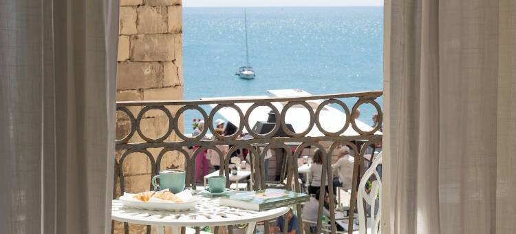 唐娜维娜兰达(Donna Veneranda)图片