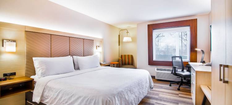 Holiday Inn Express & Suites 兰利智选假日酒店(Holiday Inn Express & Suites Langley)图片