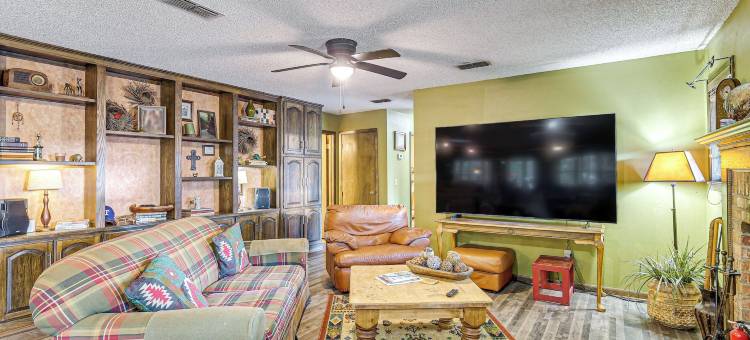 卡纳克湖畔之家：甲板、烧烤架和火坑(Lakefront Home: Deck, Grills & Fire Pit in Karnack)图片