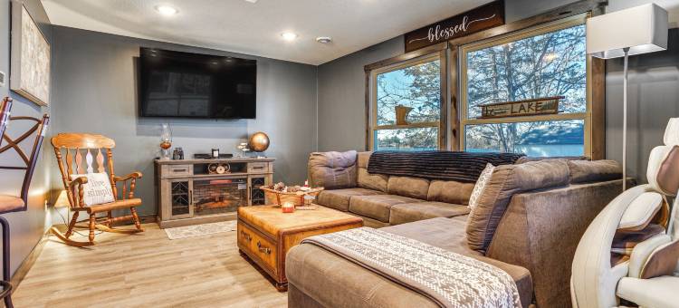 带火坑和码头：齐默尔曼湖畔小屋(Fire Pit + Dock: Lakefront Cabin in Zimmerman!)图片