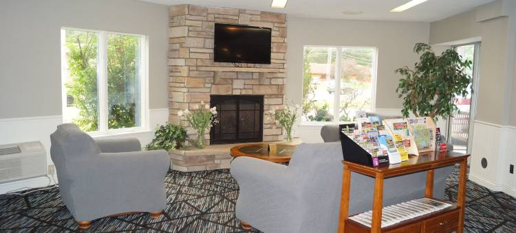 特拉弗斯城温德姆速8酒店(Super 8 by Wyndham Traverse City)图片