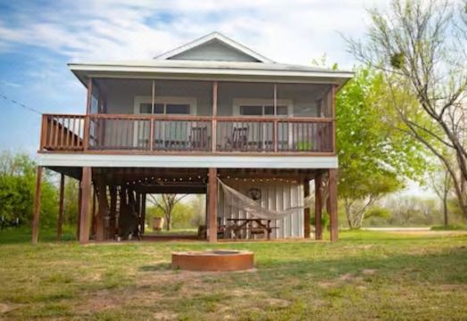 Llano River House - Waterfront with a View Hotel Overview