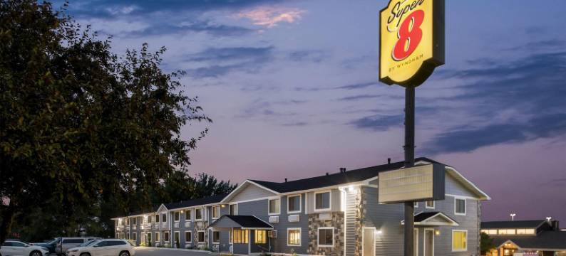 亚历山大明尼苏达州速8酒店(Super 8 by Wyndham Alexandria MN)图片