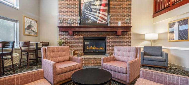 芒兹维尤明尼阿波里斯美吟温德姆酒店(AmericInn by Wyndham Mounds View Minneapolis)图片