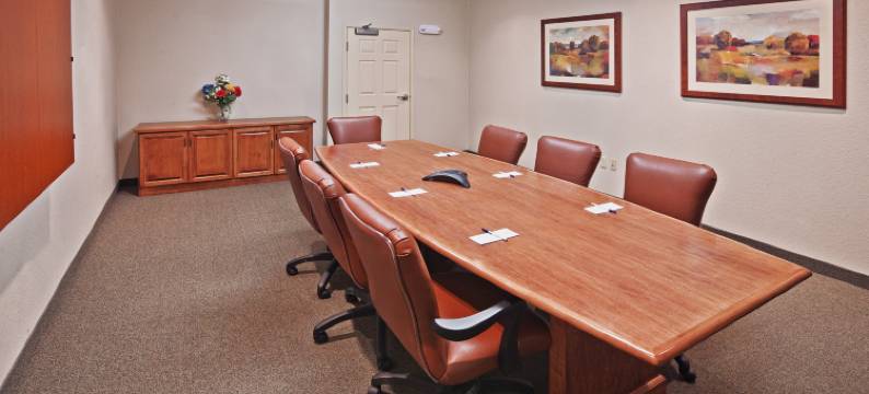 奥瓦索塔尔萨东北部洲际Candlewood Suites酒店(Candlewood Suites TULSA NE - OWASSO by IHG)图片