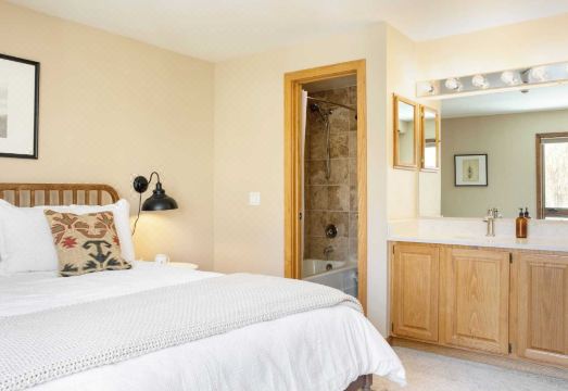 Cloud 9 by AvantStay Located at the Base of Vail Ski Resort w Community Pool Hot Tub Hotel Overview