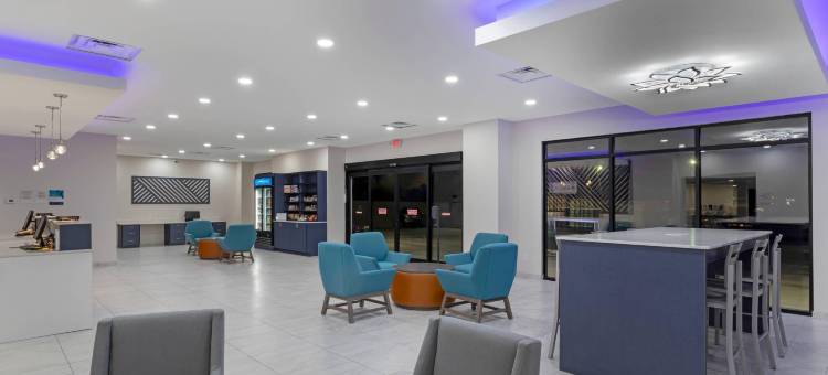 克拉丽奥波因特金博尔精选酒店(Clarion Pointe Kimball by Choice Hotels)图片