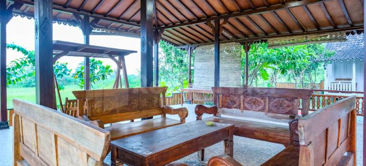 朋多克道恩D马丁米特拉红门酒店-靠近UMY(Pondok Daun D Martin Mitra RedDoorz Near Umy)图片