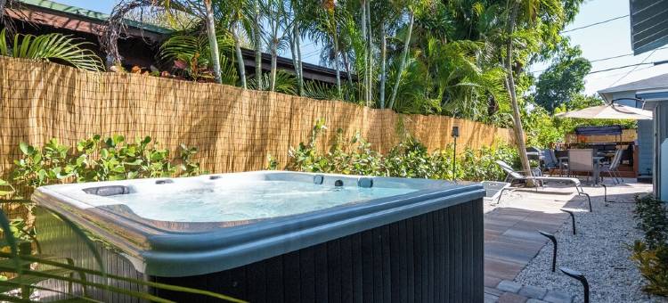 Palm Beach Charm - Hot Tub, Bikes & More! Completely Renovated!图片