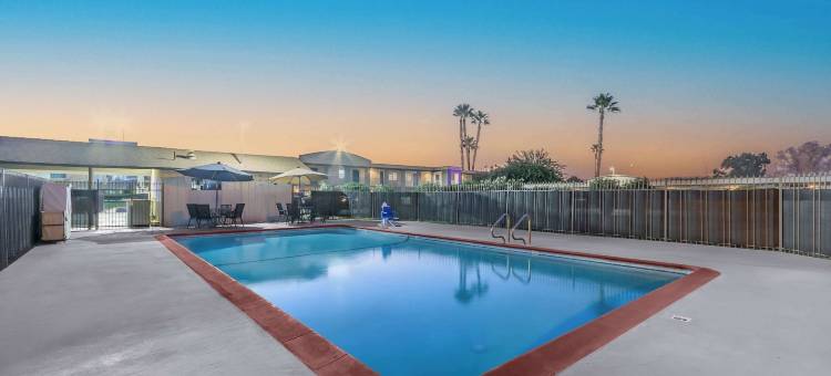 加利福尼亚州马德拉 Studio 6 套房 - 约塞米蒂(Studio 6 Suites Madera, CA - Yosemite)图片
