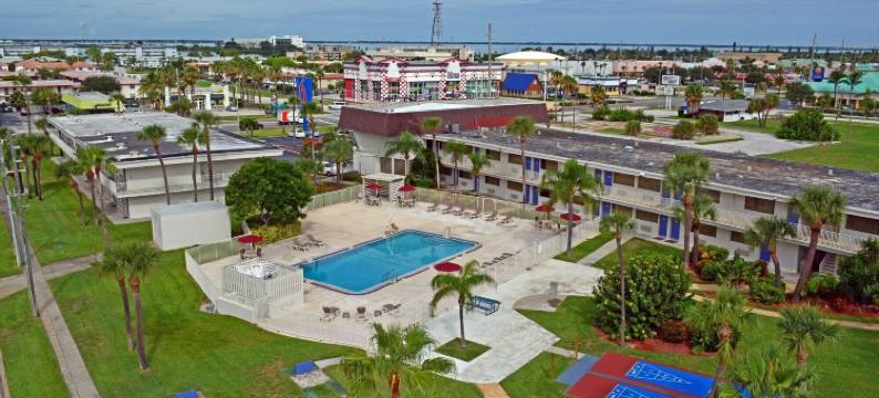 可可比奇海滩6号汽车旅馆(Motel 6 Cocoa Beach, FL)图片