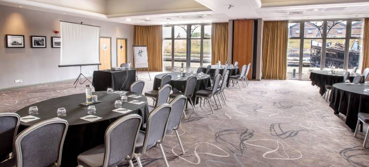 Holiday Inn 埃尔斯米尔港/柴郡橡树(Holiday Inn ELLESMERE PORT - CHESHIRE OAKS by IHG)图片