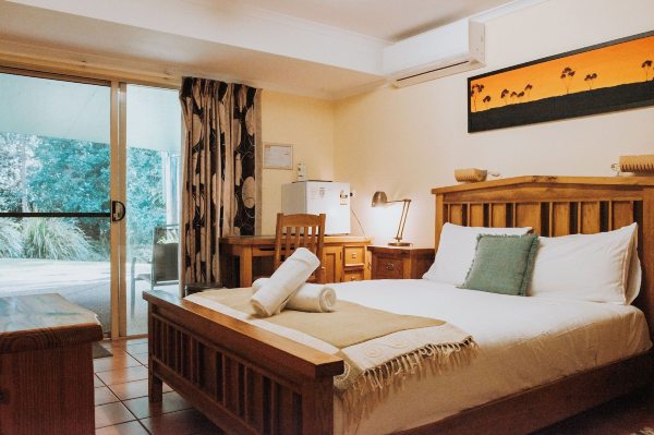 Glass House Mountains Ecolodge Hotel Overview