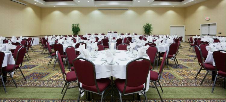 Holiday Inn 会议点击率马什菲尔德(Holiday Inn CONFERENCE CTR MARSHFIELD by IHG)图片