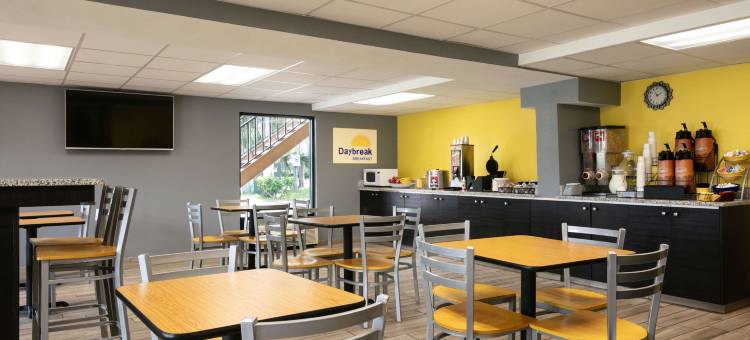 克利尔沃特/中央温德姆戴斯酒店(Days Inn by Wyndham Clearwater/Gulf to Bay)图片