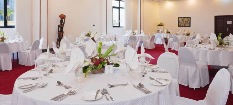 雄鹰旗下棕榈机场城酒店(原假日酒店)(Palms by Eagles Airport City, Formerly Holiday Inn)图片