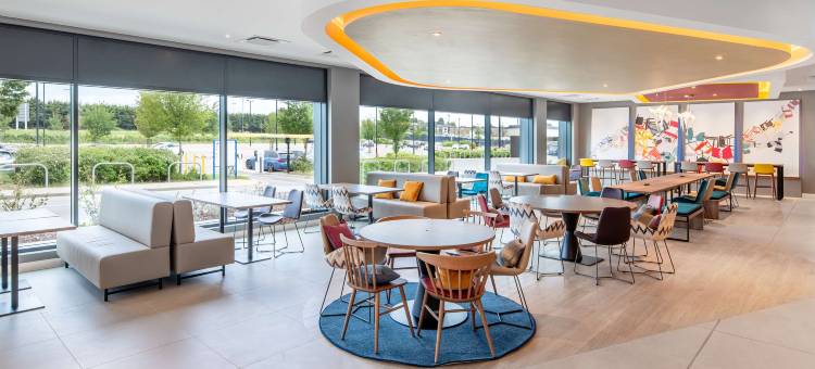 海韦甘比希尔顿欢朋酒店(Hampton by Hilton High Wycombe)图片